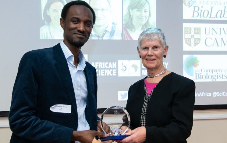 Lady Margaret Kroto presenting Dr Mahmoud Maina with the 2019 Kroto Award for Public Engagement
